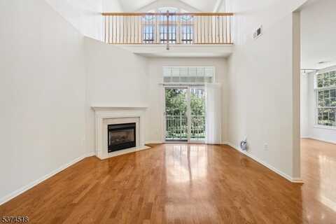 618 Turlington Ct, Livingston, NJ 07039