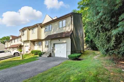 31 Hickory Ln, Boonton, NJ 07005