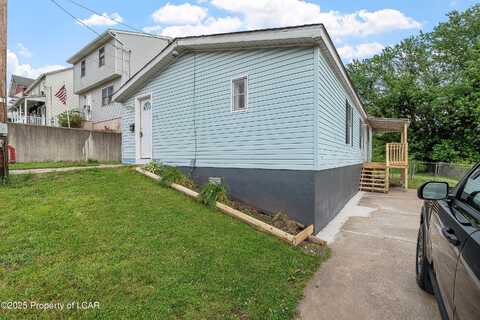 400 Beade Street, Plymouth, PA 18651