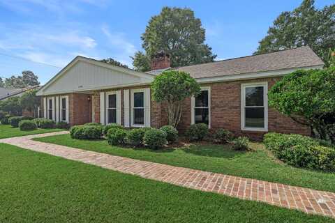 3208 Jamestown Rd., Hattiesburg, MS 39402