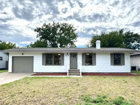 1517 Canterbury, Hays, KS 67601