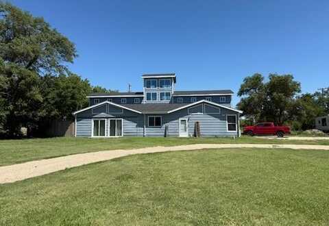 615 W 7th St, Russell, KS 67665