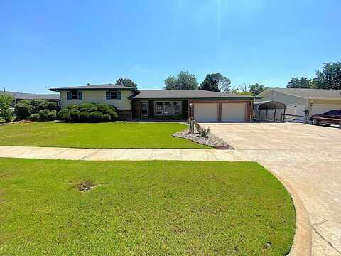 206 E 29th, Hays, KS 67601