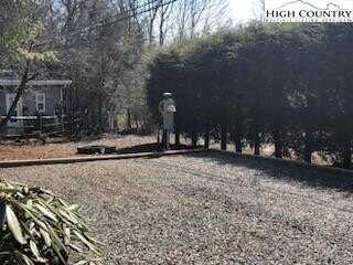 104 Pine Valley Road, Newland, NC 28657