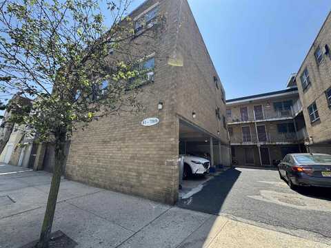 81 70TH ST, Guttenberg, NJ 07093