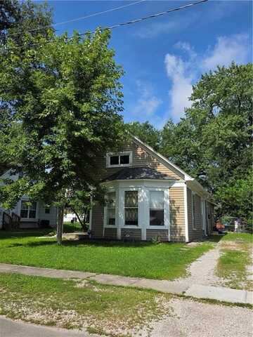 1402 SE Park Avenue, Oak Grove, MO 64075