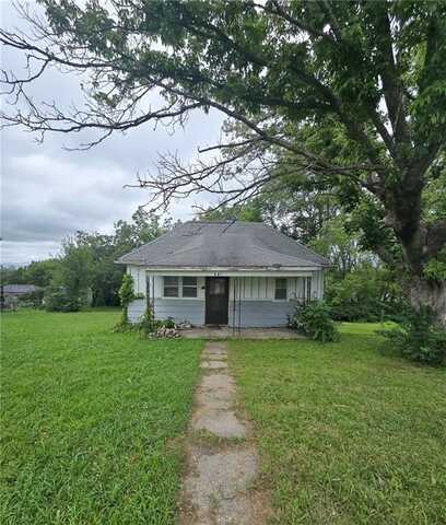 218 N Titus Avenue, Excelsior Springs, MO 64024