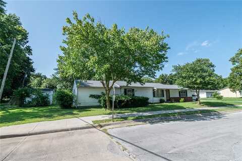 2409 W 1st Street, Coffeyville, KS 67337
