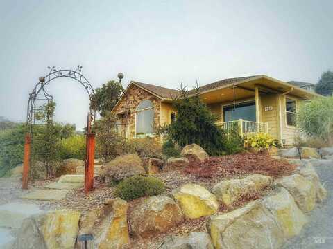 468 Crestline Circle Drive, Lewiston, ID 83501