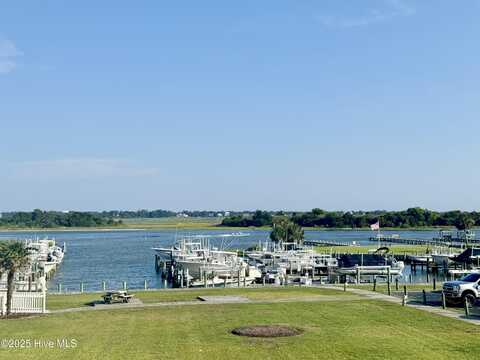 650 Cedar Point Boulevard, Cedar Point, NC 28584