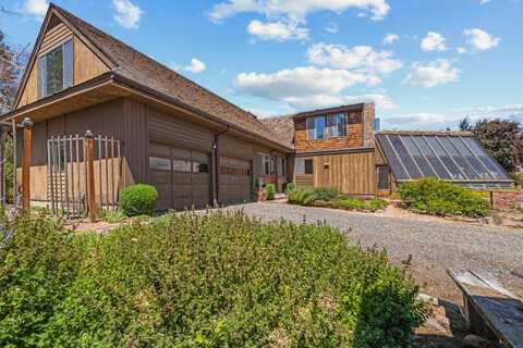 910 Laurel Street, Klamath Falls, OR 97601
