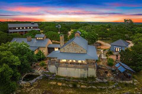 285 Indian Creek Loop, Kerrville, TX 78028
