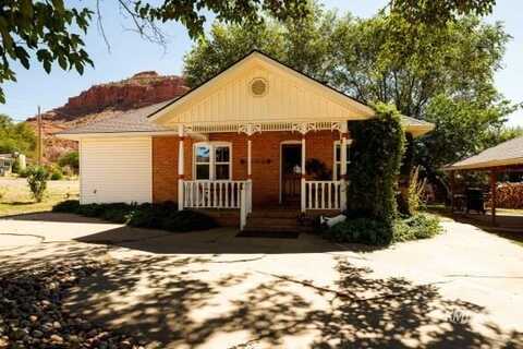 107 S 300 E, Kanab, UT 84741