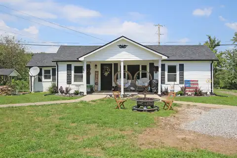 5600 Richmond Road, Irvine, KY 40336