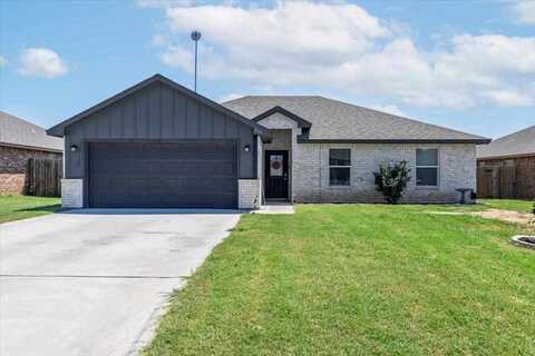 223 NW Sandstone Ave, Cache, OK 73527