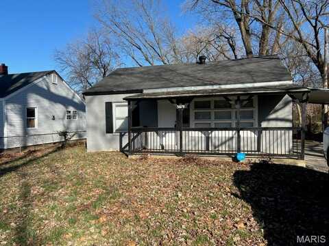 3678 Elsa Avenue, Saint Ann, MO 63074