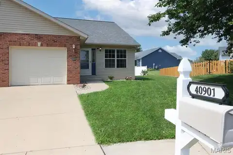 10904 Upland Terrace Drive, Lebanon, IL 62254