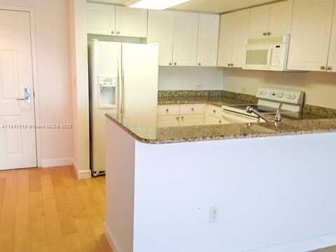 19501 W Country Club Dr, Aventura, FL 33180