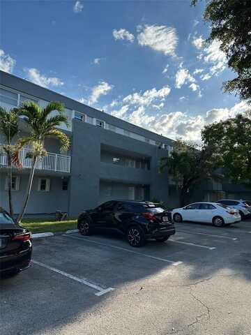 9371 Fontainebleau Blvd, Miami, FL 33172