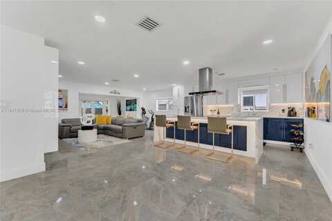 9530 Jamaica Dr, Cutler Bay, FL 33189