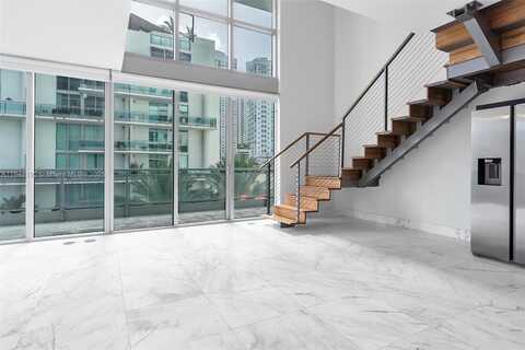 90 SW 3rd St, Miami, FL 33130