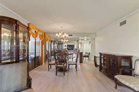 900 Colony Point Cir, Pembroke Pines, FL 33026