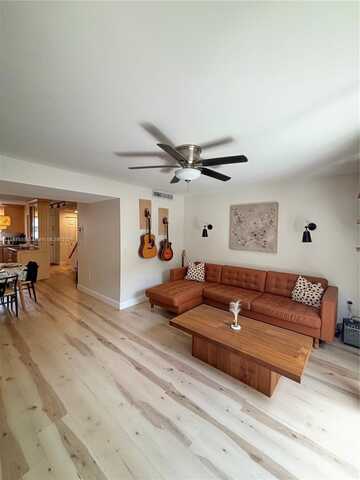 805 W Oakland Park Blvd, Oakland Park, FL 33311