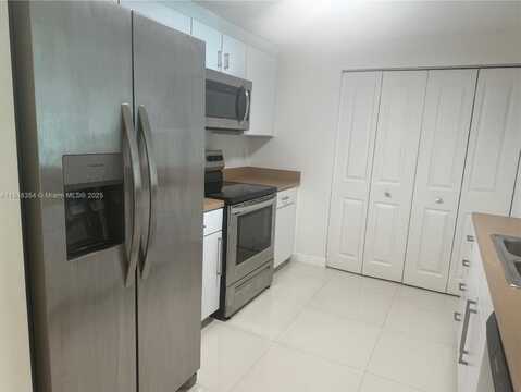 1155 Brickell Bay Dr, Miami, FL 33131
