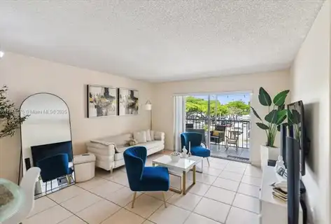 17000 NW 67th Ave, Hialeah, FL 33015