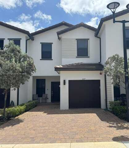 227 SW 159th Ter, Pembroke Pines, FL 33027