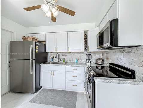 2223 Liberty St, Hollywood, FL 33020