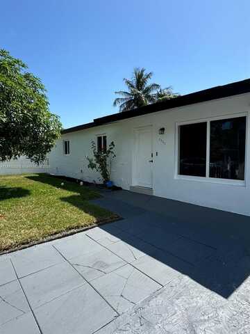 4863 SW 44th Ter, Dania Beach, FL 33314