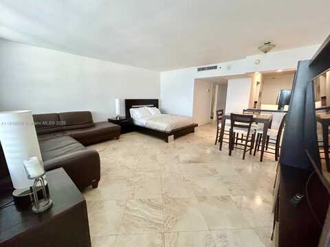 100 Lincoln Rd, Miami Beach, FL 33139