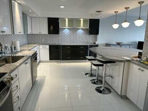 1800 NE 114th St, Miami, FL 33181