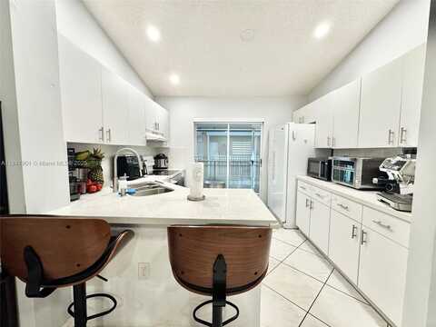 2527 W 76th St, Hialeah, FL 33016