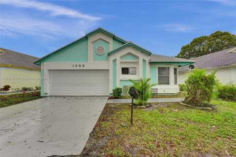 1365 W Glen Oak Rd, North Lauderdale, FL 33068