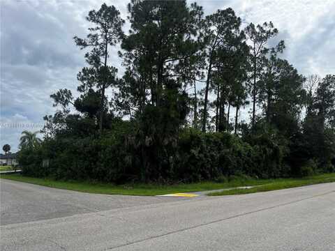 701 E 6th St, Lehigh Acres, FL 33972