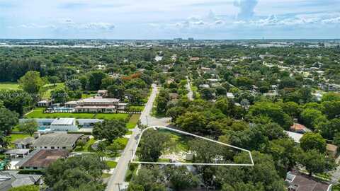 281 Hunting Lodge Dr, Miami Springs, FL 33166