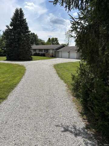 1454 S Gadbury Road, Hartford City, IN 47348
