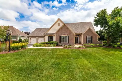1851 Wellsprings Ct, Oconomowoc, WI 53066