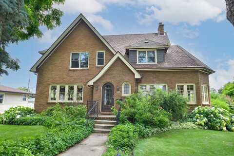 3816 S 96th St, Milwaukee, WI 53228