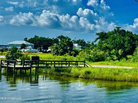 601 3rd Avenue, Pass Christian, MS 39571
