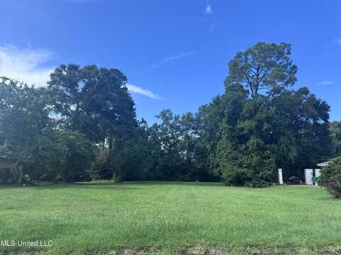2 Greenbriar Drive, Gulfport, MS 39507