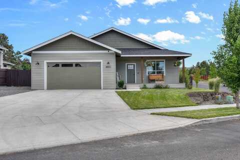 4660 SW Salmon Avenue, Redmond, OR 97756