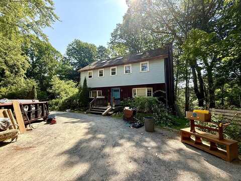 132 Kilbourn Rd, Lancaster, MA 01523