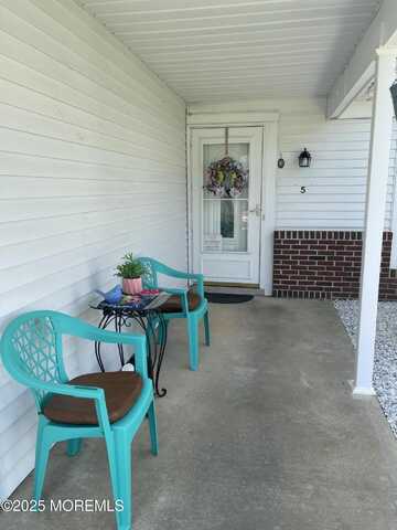 5 Oakham Row, Manchester, NJ 08759
