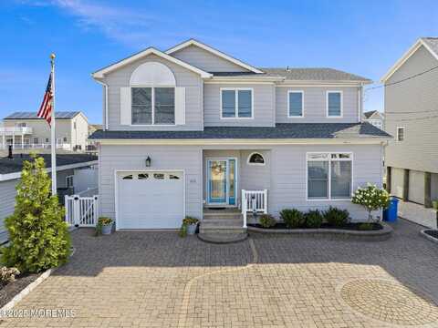 105 Harry Drive, Beach Haven West, NJ 08050
