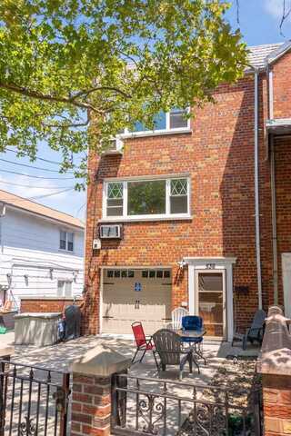 536 Throgs Neck Expressway, Bronx, NY 10465