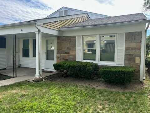 4 Ethan Allen Court, Ridge, NY 11961