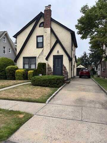 61 Harvard Avenue, Lynbrook, NY 11563